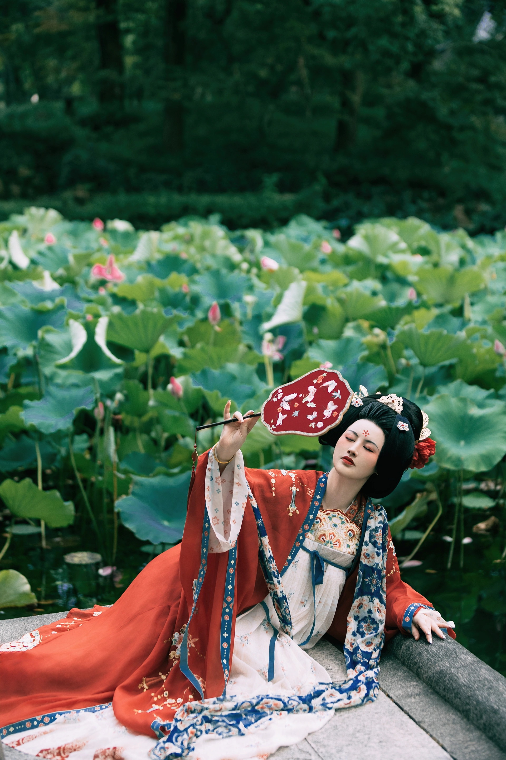 [YITUYU艺图语]2024.10.22 荷香满院 诗诗kiki 2